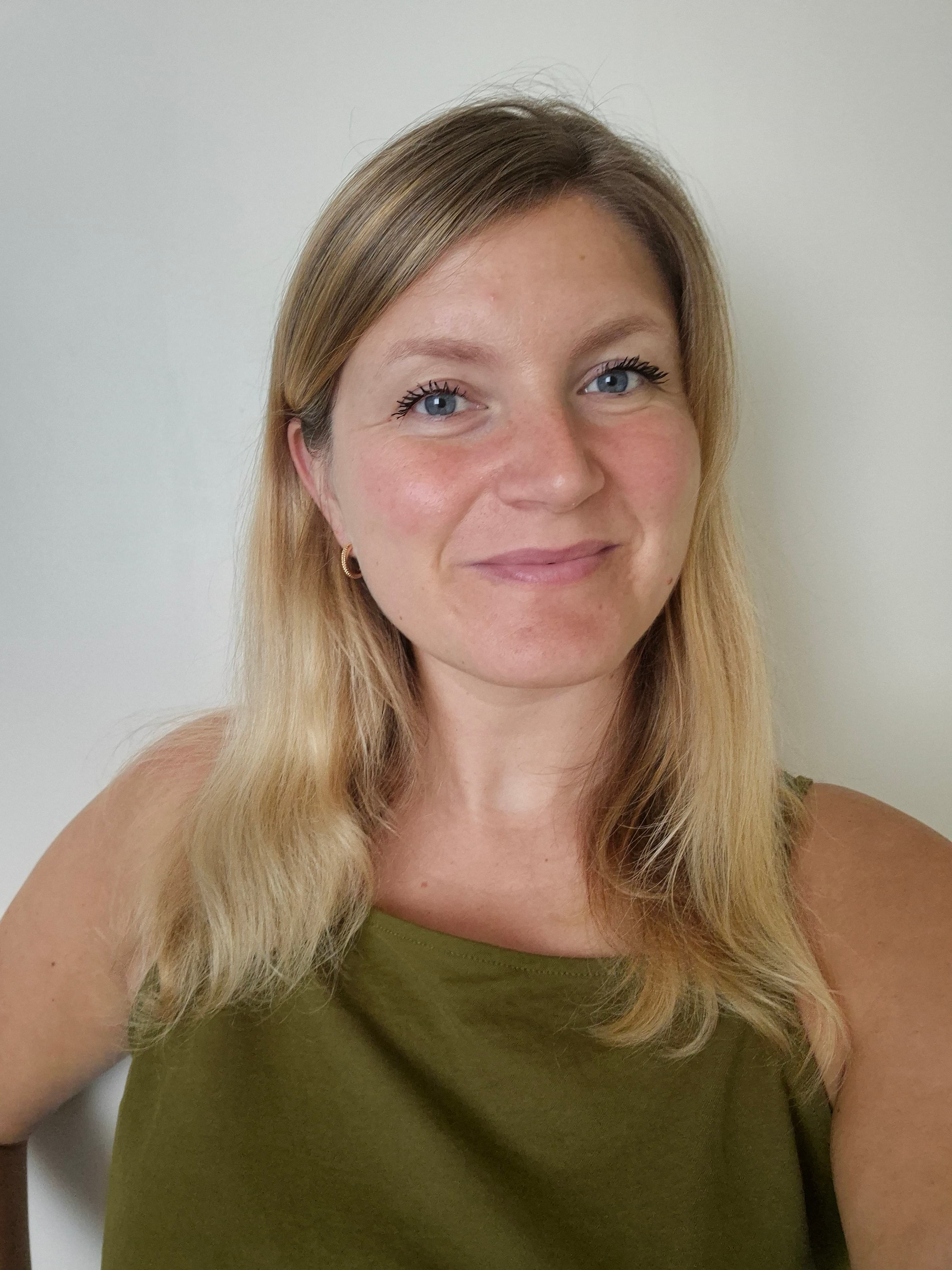 Michelle Bouwer, gecertificeerd NEI therapeut en rouwbegeleider Vlaardingen en online